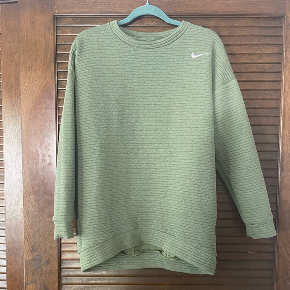 Nike Sweaters - Nike sweater